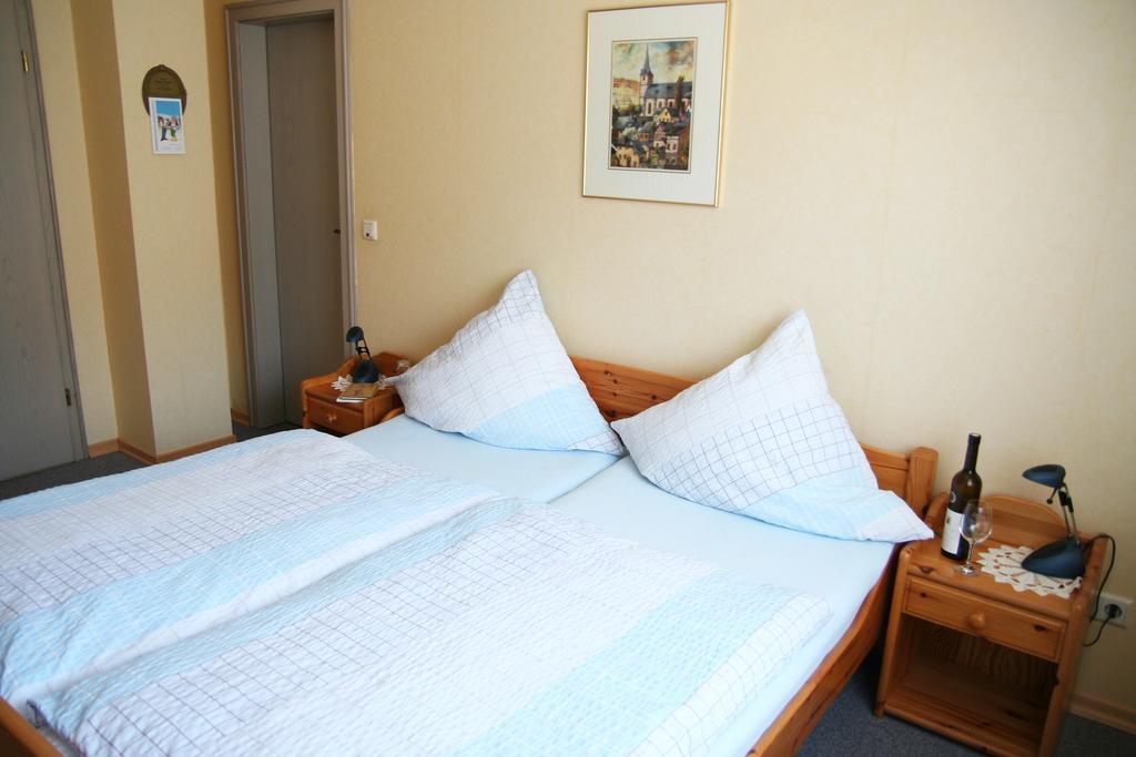 Ferienweingut Hensler Hotel บรีเดล ภายนอก รูปภาพ
